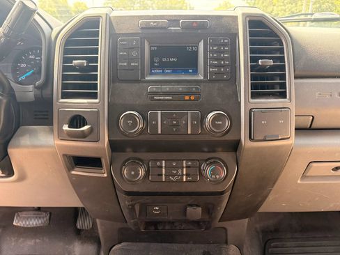 Used 2019 Ford F550 2WD Regular Cab Super Duty image 12