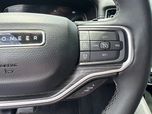 Used 2024 Jeep Wagoneer Series II AWD/4WD image 26