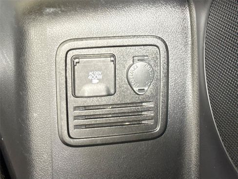 Used 2022 Toyota 4Runner Limited AWD/4WD image 39