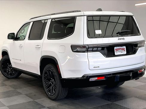 New 2026 Jeep Grand Wagoneer Limited AWD/4WD image 2