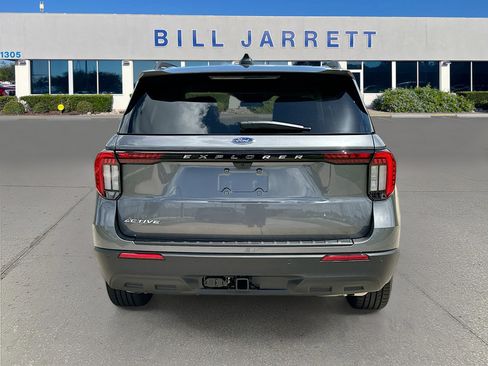 New 2026 Ford Explorer Active RWD image 5