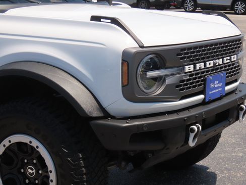 Certified 2023 Ford Bronco Badlands w/ Sasquatch Package AWD/4WD image 5