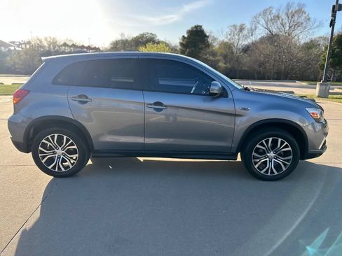 Used 2018 Mitsubishi Outlander Sport ES FWD image 5