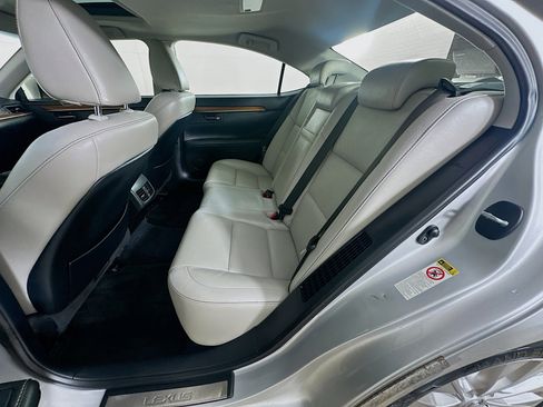 Used 2013 Lexus ES 300h w/ Luxury Pkg FWD image 28