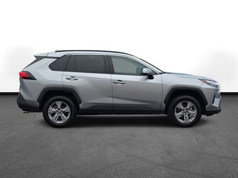 Used 2025 Toyota RAV4 XLE w/ Convenience Package AWD/4WD image 4