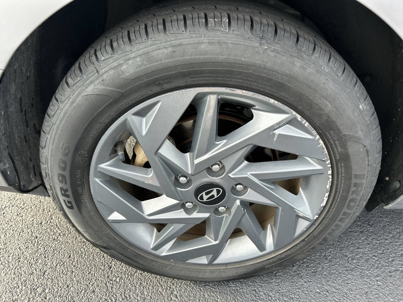 Used 2024 Hyundai Elantra SEL FWD image 9