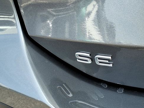 New 2026 Volkswagen Tiguan SE image 8