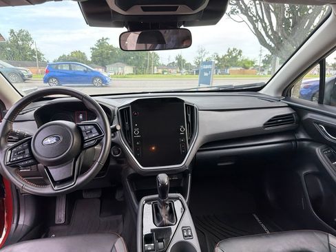 Used 2024 Subaru Crosstrek 2.5i Limited AWD/4WD image 11