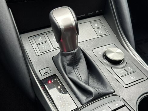 Used 2023 Lexus IS 300 w/ Comfort Package image 19