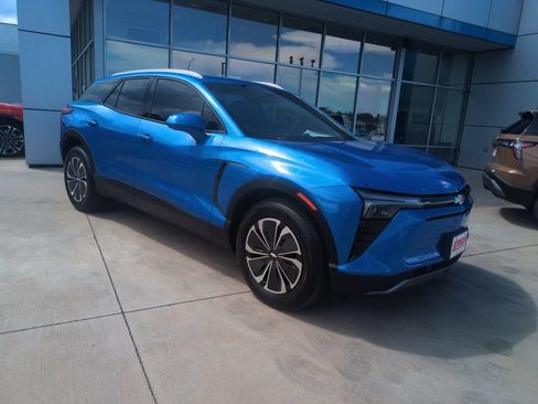 Used 2024 Chevrolet Blazer EV LT AWD/4WD image 7
