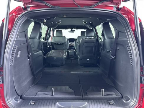 New 2027 Chrysler Pacifica Select AWD/4WD image 13