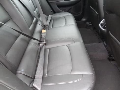 Used 2019 Chevrolet Malibu LT w/ Leather Package FWD image 10