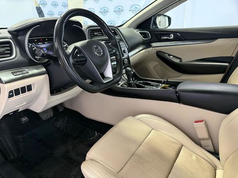 Used 2019 Nissan Maxima 3.5 SV w/ Illumination Package image 15