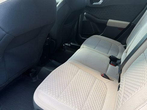 Used 2020 Ford Escape SE image 11