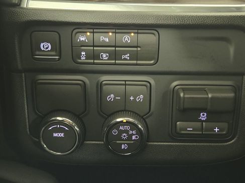 New 2026 Chevrolet Suburban LT w/ Comfort Package RWD image 21