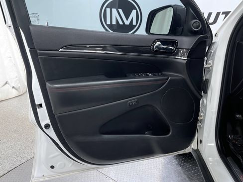 Used 2019 Jeep Grand Cherokee Trailhawk AWD/4WD image 15