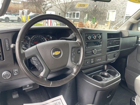 Used 2021 Chevrolet Express 3500 w/ Power Convenience Package image 10