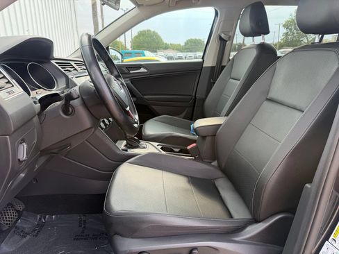 Used 2019 Volkswagen Tiguan SE w/ Panoramic Sunroof Package FWD image 21