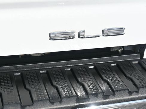 Used 2022 GMC Sierra 2500 SLE w/ SLE Convenience Package image 24