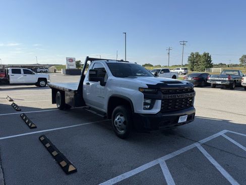 Used 2020 Chevrolet Silverado 3500 W/T w/ WT Convenience Package image 3