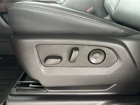 Certified 2023 GMC Sierra 1500 SLT image 33