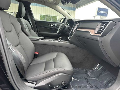Used 2026 Volvo V60 B5 Cross Country Plus w/ Climate Package image 10