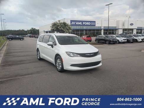 Used 2023 Chrysler Voyager LX FWD image 1