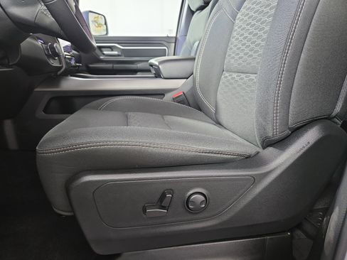 Certified 2025 RAM 1500 Big Horn AWD/4WD image 33