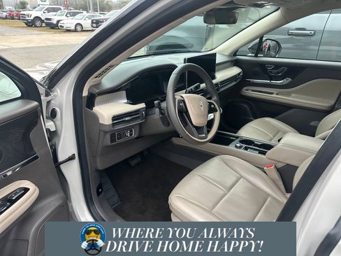 Certified 2023 Lincoln Corsair FWD w/ Equipment Group 101A image 8