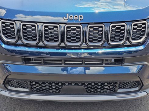 New 2026 Jeep Compass Latitude AWD/4WD image 3