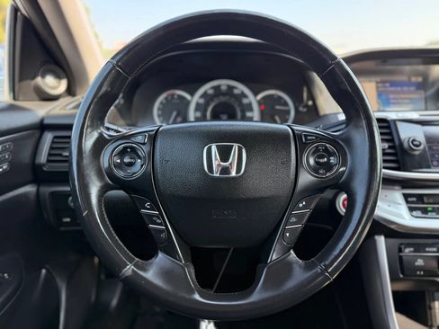 Used 2015 Honda Accord Touring image 25