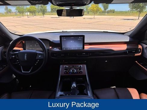 Used 2024 Lincoln Aviator Reserve w/ Equipment Group 201A AWD/4WD image 16