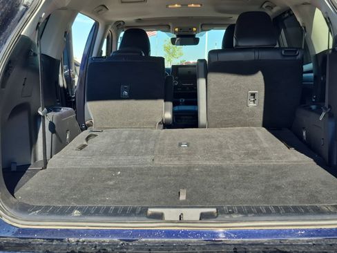 Used 2023 Toyota Highlander XLE AWD/4WD image 21
