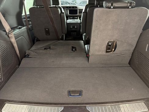 Used 2023 GMC Yukon Denali RWD image 14