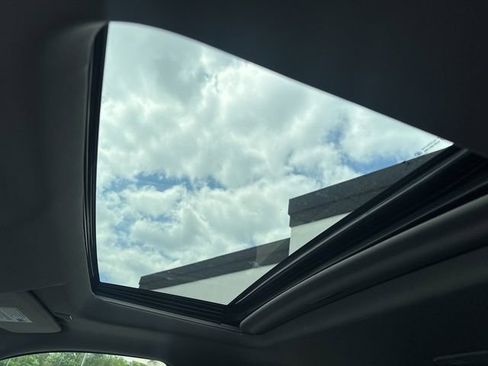 Used 2022 GMC Sierra 1500 Denali w/ Denali Premium Package image 17