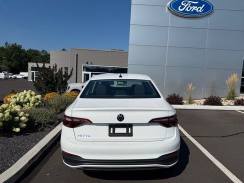 Used 2023 Volkswagen Jetta S FWD image 4