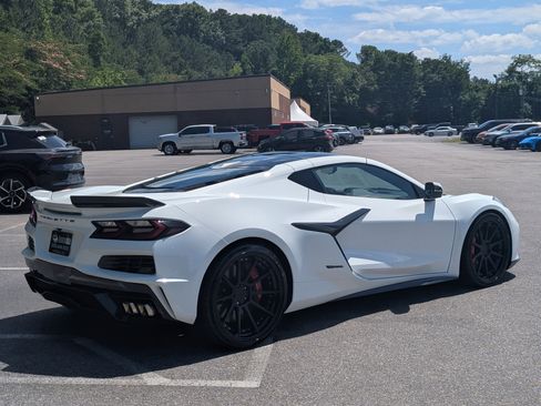 Used 2025 Chevrolet Corvette E-Ray AWD/4WD image 9