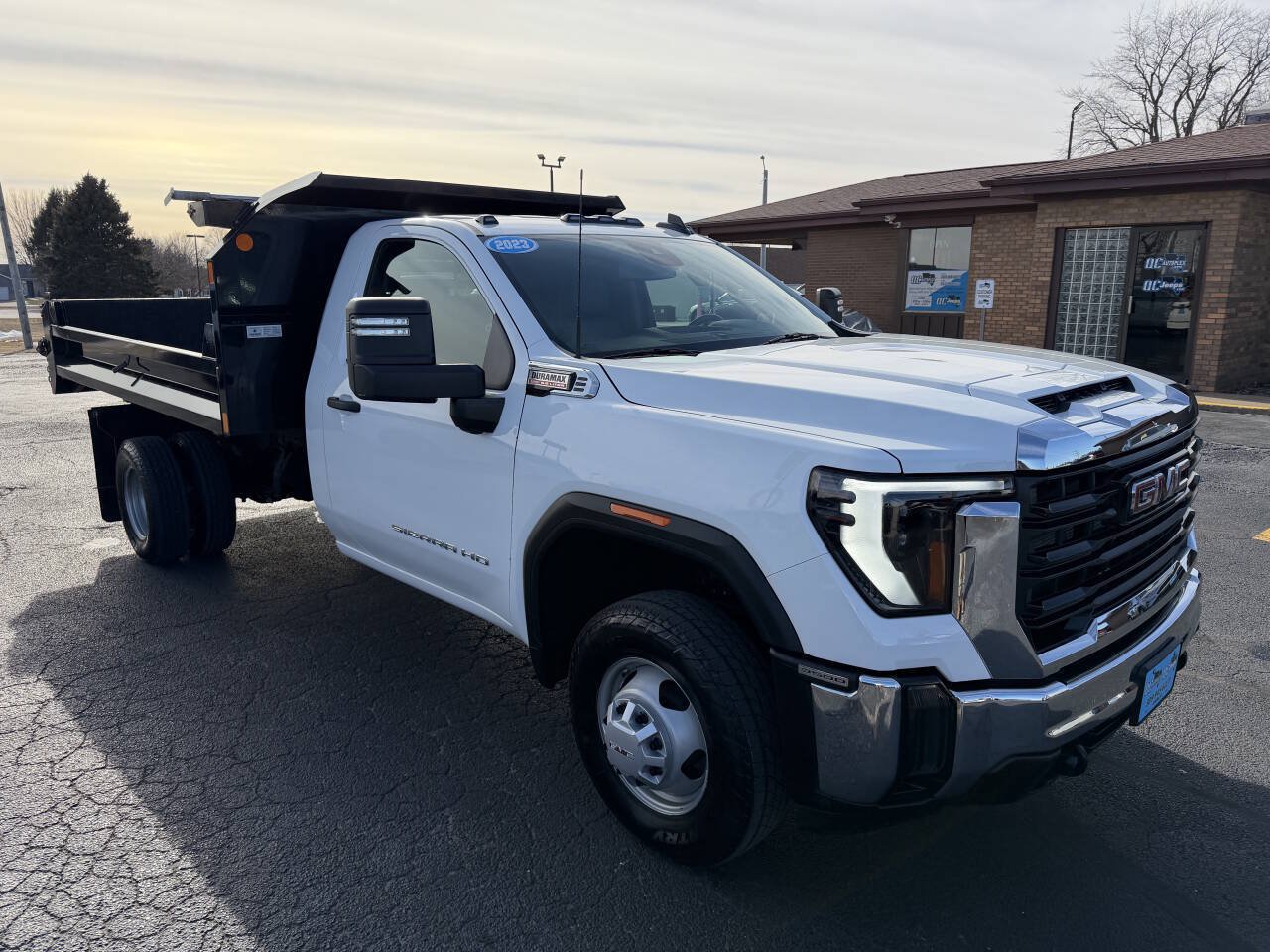 Used 2024 GMC Sierra 3500 Pro w/ Convenience Package AWD/4WD image 2