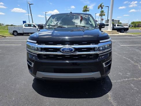 Used 2023 Ford Expedition Limited RWD image 3