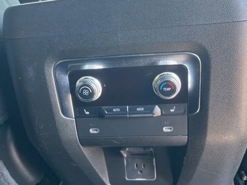 Used 2022 GMC Yukon XL AT4 w/ Max Trailering Package AWD/4WD image 17