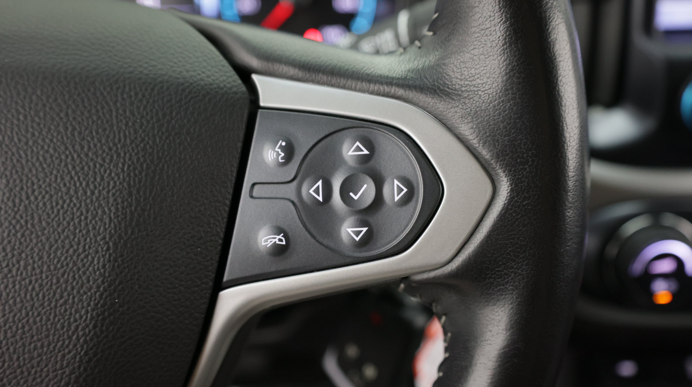 Used 2018 Chevrolet Colorado LT w/ Luxury Package, Chrome RWD image 23