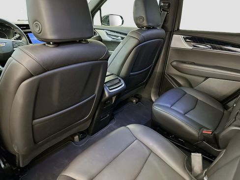 Used 2025 Cadillac XT6 Premium Luxury image 29