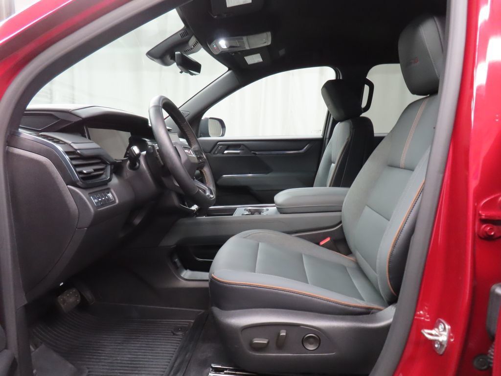 Used 2026 GMC Acadia AT4 w/ LPO, Floor Liner Package AWD/4WD image 12