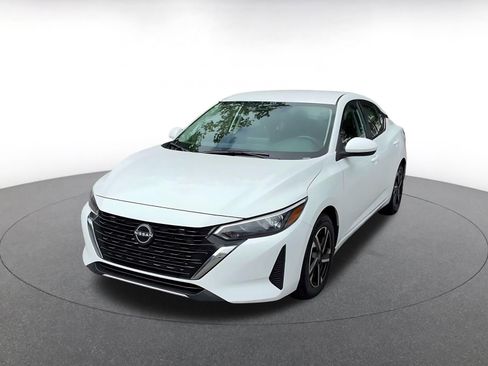 Used 2025 Nissan Sentra SV image 4