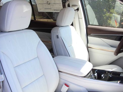 New 2026 Buick Enclave Avenir w/ Super Cruise Package FWD image 15