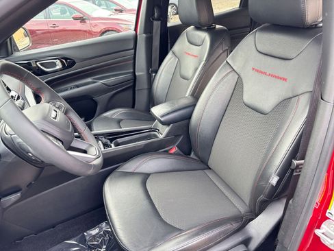 Used 2025 Jeep Compass Trailhawk image 35