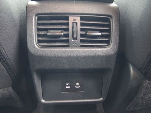 Used 2024 Nissan Rogue SV image 34