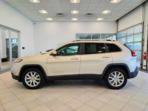 Used 2015 Jeep Cherokee Limited AWD/4WD image 5