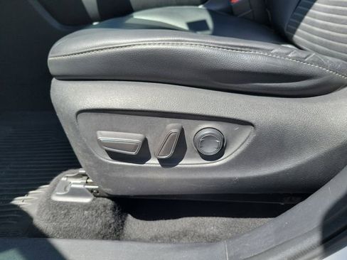 Used 2021 Toyota Highlander XSE AWD/4WD image 17