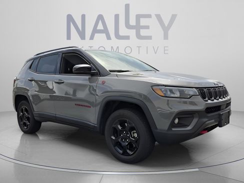 Used 2023 Jeep Compass Trailhawk AWD/4WD image 7